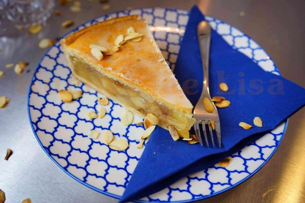 gedeckter apfelkuchen