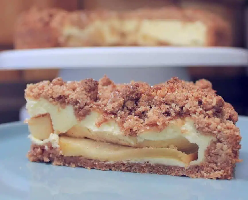 appple crumble cheesecake