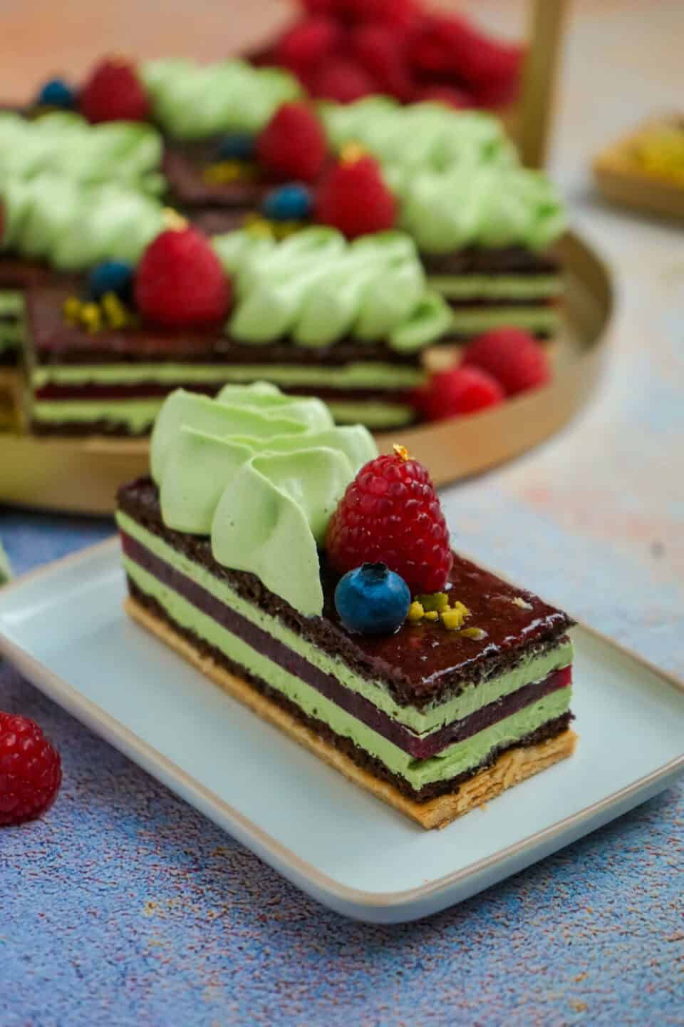 Pistazien Beeren Schnitten