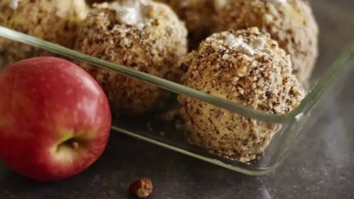 bratapfel mit nusskruste