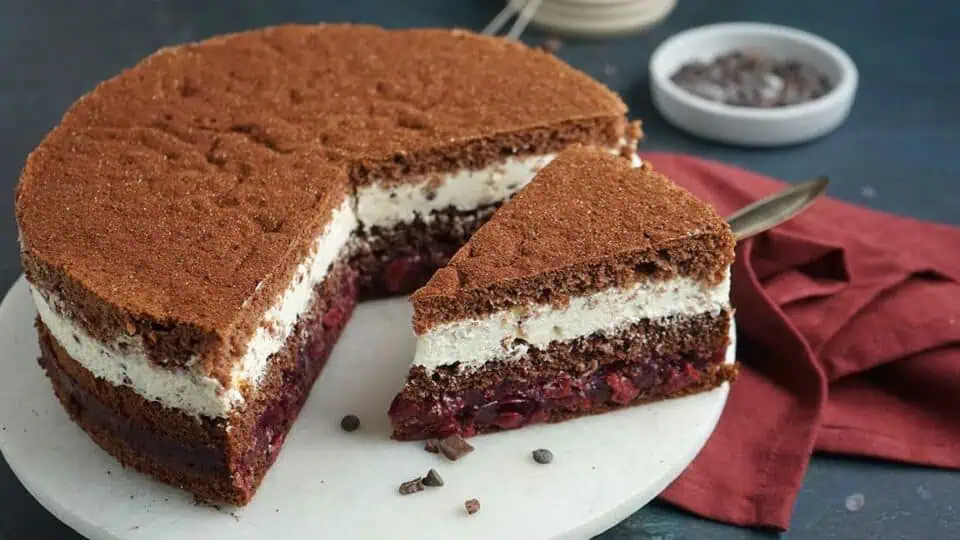 Stracciatella Kirsch Torte